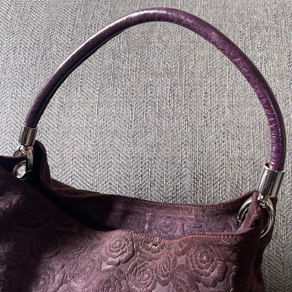 Arcadia Purple leather/suede Floral Embossed Handbag. - Picture 4 of 16
